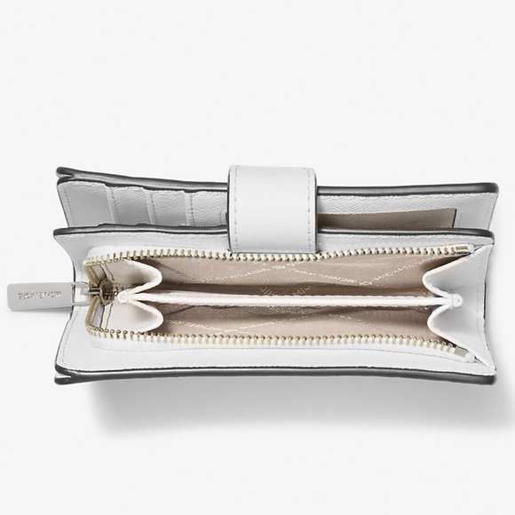 Michael Kors Medium Saffiano Leather Wallet
Optic White
NWT - Picture 16 of 16